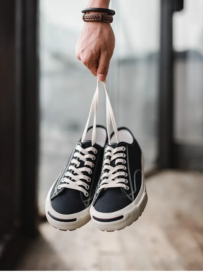 Classical smiley face sneakers
