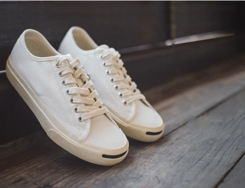 Classical smiley face sneakers