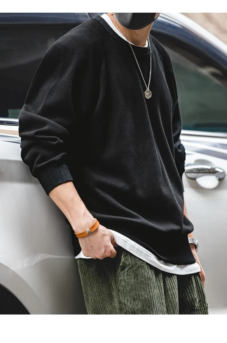 Hoodie with round neck and long sleeves