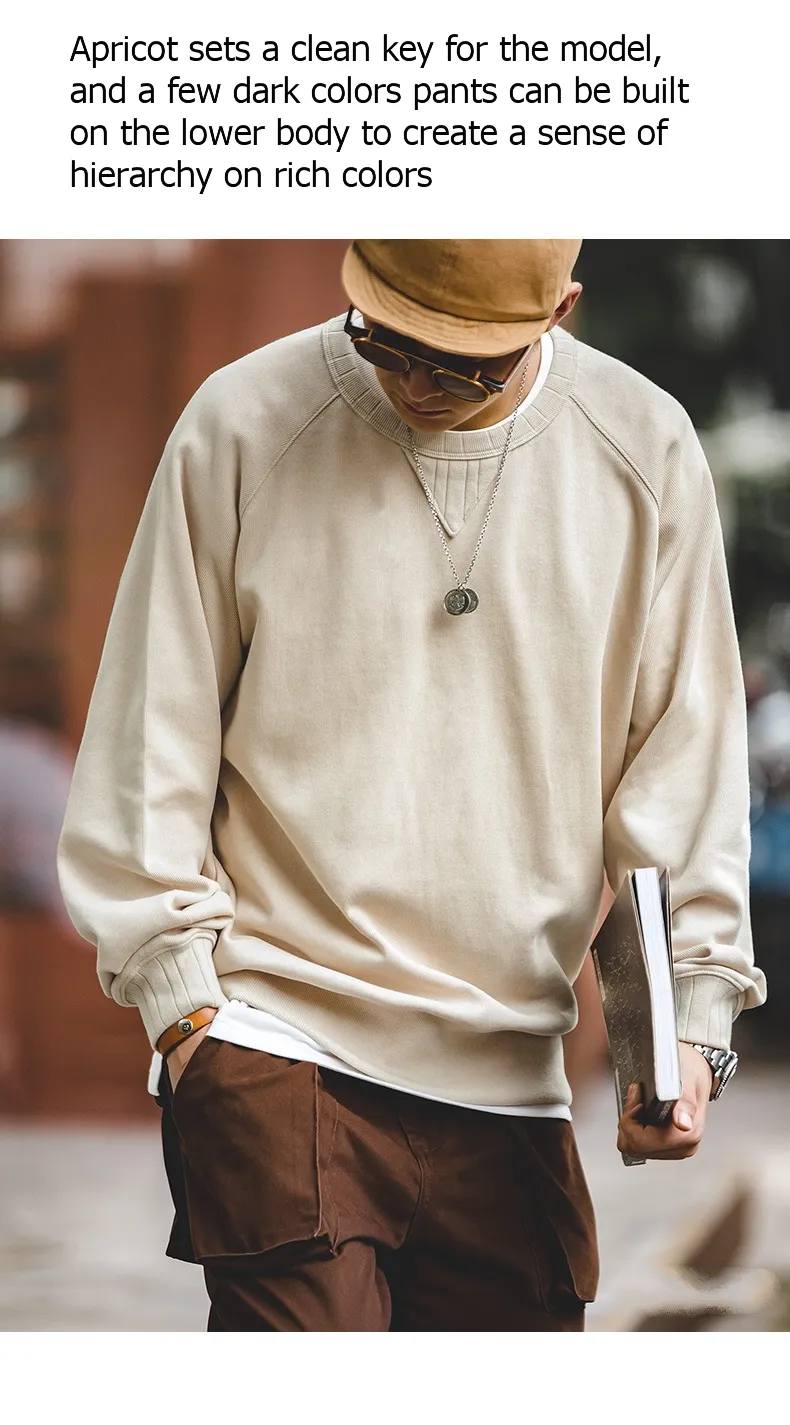 Hoodie with round neck and long sleeves