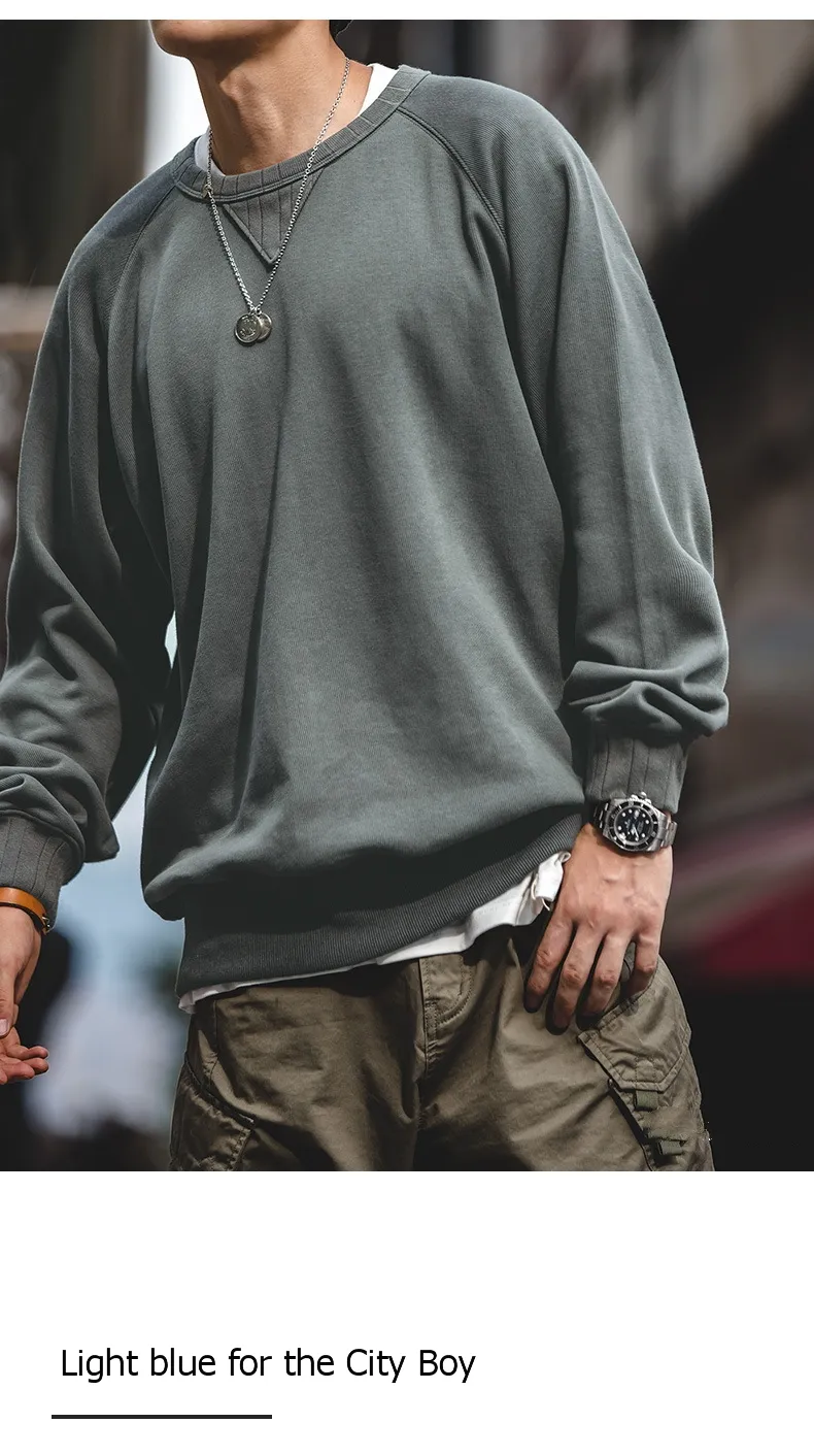 Hoodie with round neck and long sleeves