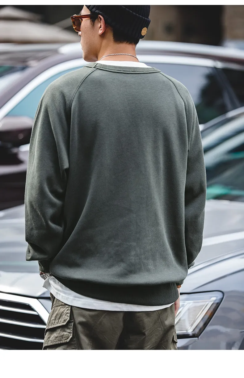 Hoodie with round neck and long sleeves