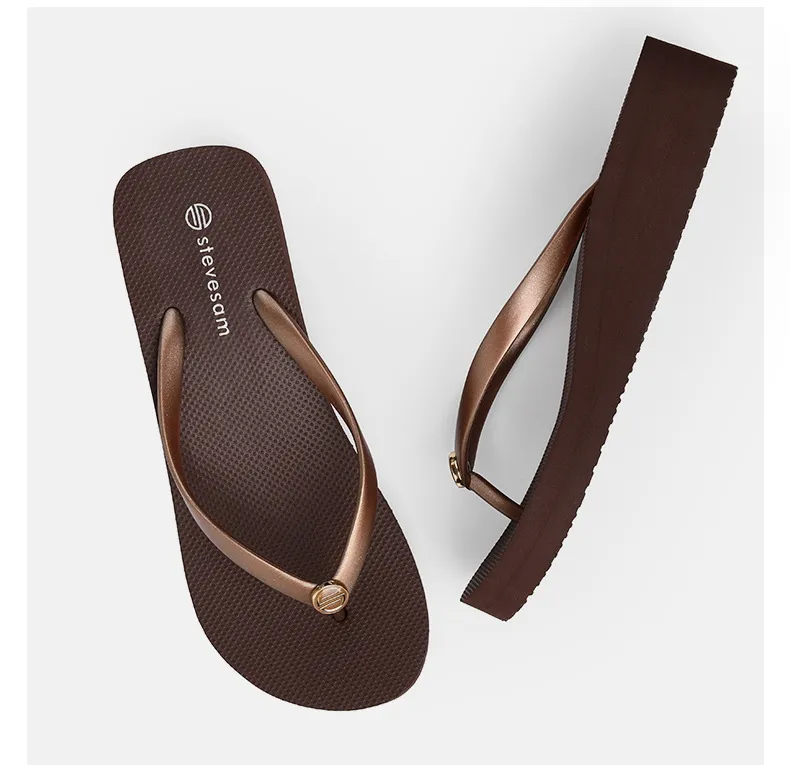 Lady fashion flip-flops