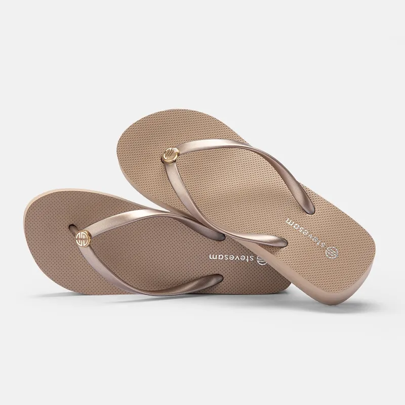 Lady fashion flip-flops