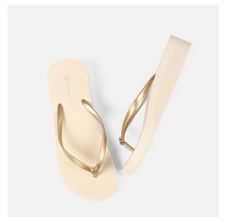 Lady fashion flip-flops