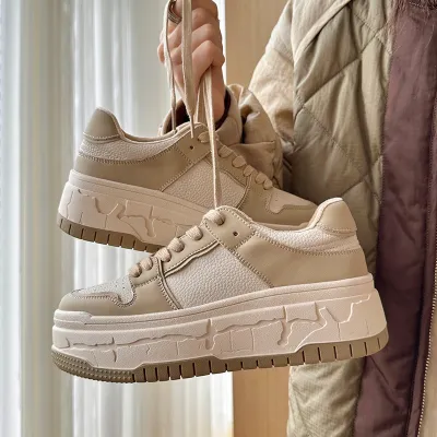 woman fashion thick soled casual shoes