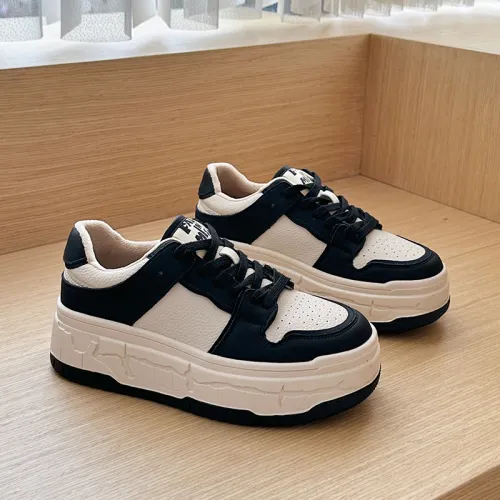 woman fashion thick soled casual shoes