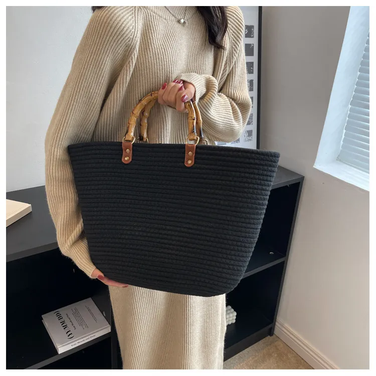 knitted woman hangbag