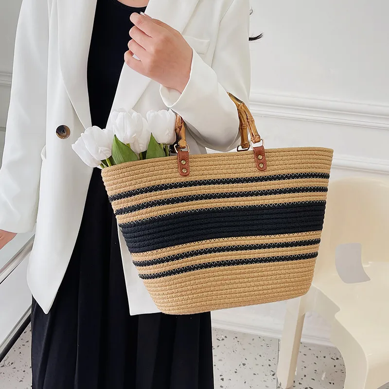 knitted woman hangbag