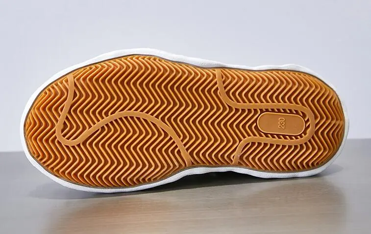 Sports dissolving shoes Sports dissolving shoes