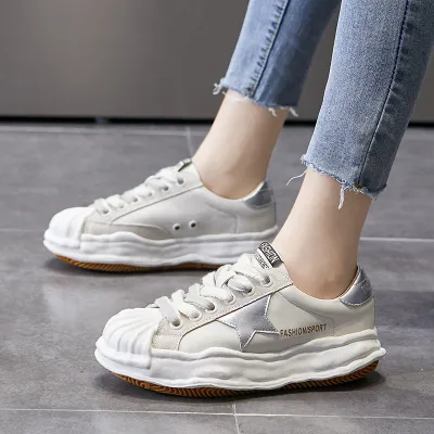 Sports dissolving shoes