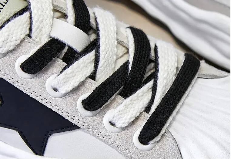 Sports dissolving shoes Sports dissolving shoes