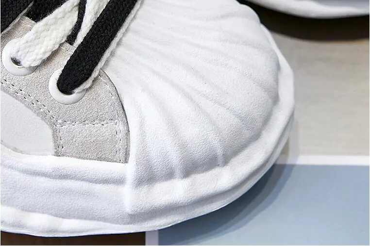 Sports dissolving shoes Sports dissolving shoes