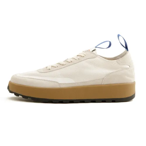 men low top skateboard shoes