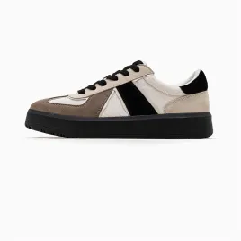 good quality sneaker