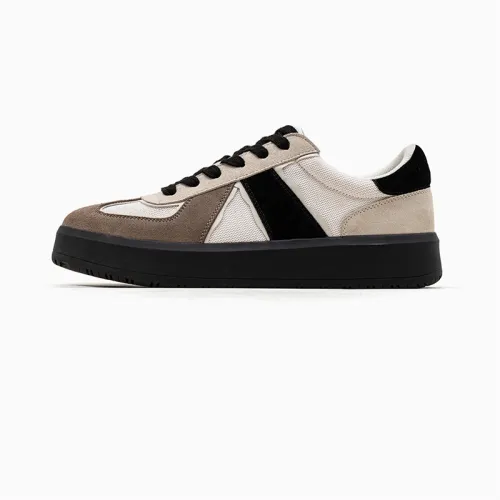 good quality sneaker