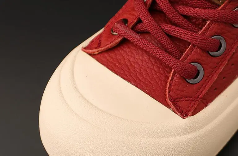 Elegant and comfortable casual shoes for women