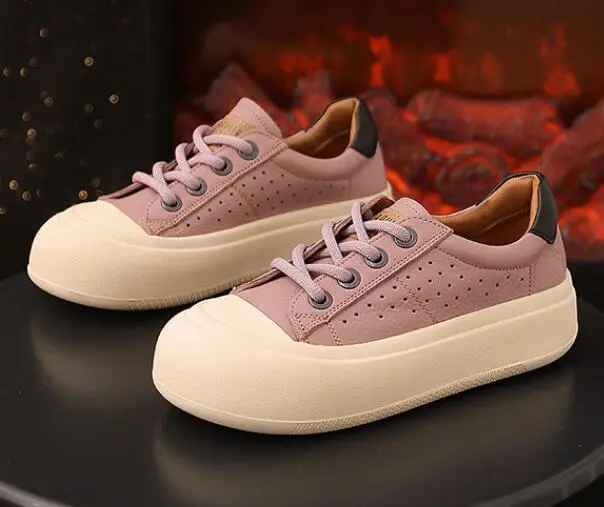Elegant and comfortable casual shoes for women