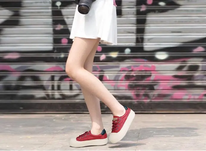 Elegant and comfortable casual shoes for women