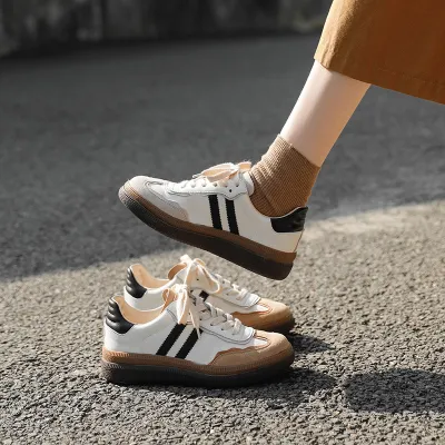 Elegant ladies casual sneaker