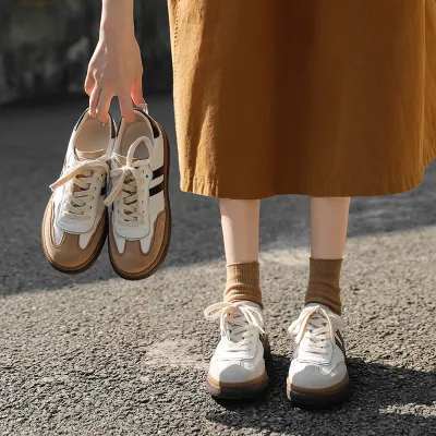 Elegant ladies casual sneaker