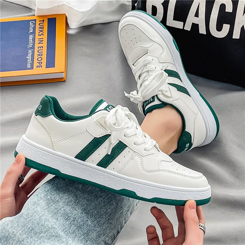 classical men skateboard shoes