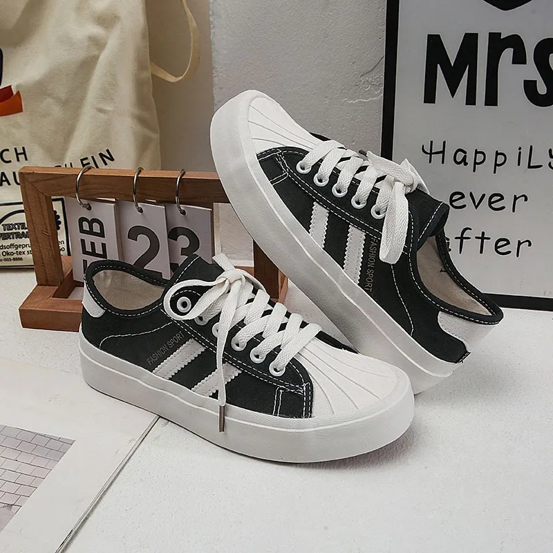 low cut canvas shoes