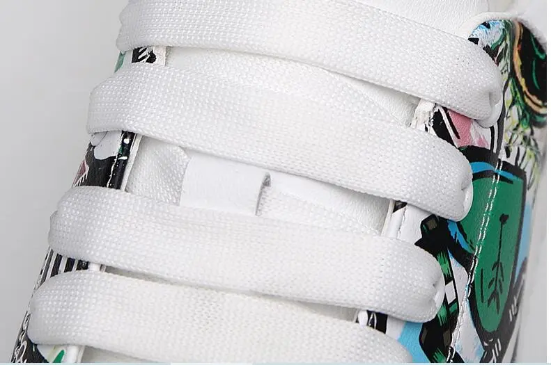 new men low top skateboard shoes