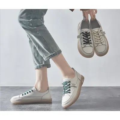 woman jelly outsole skate shoes