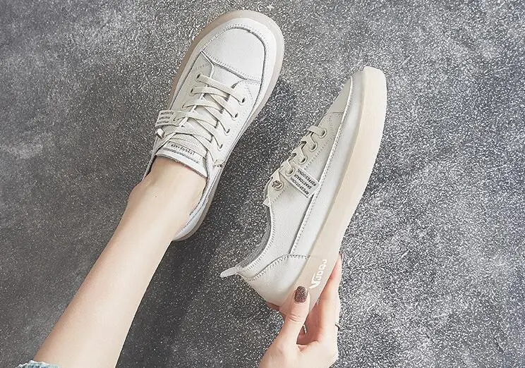 woman jelly outsole skate shoes