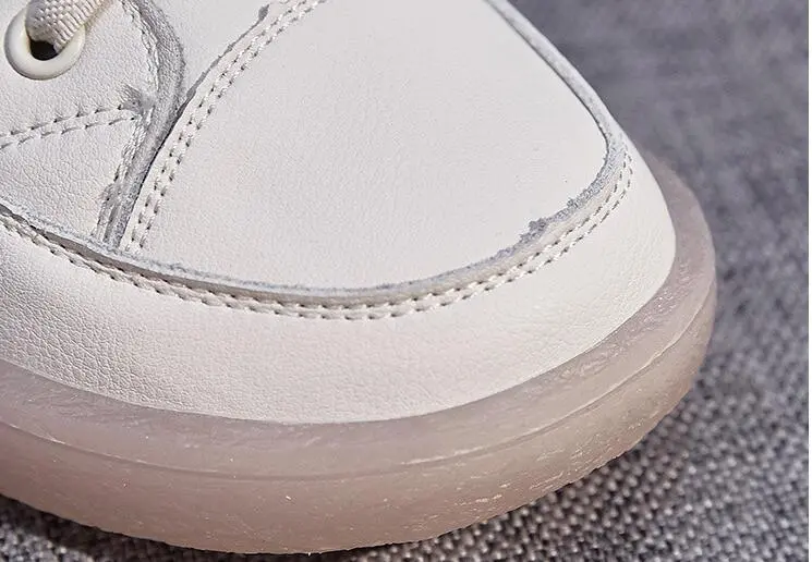 woman jelly outsole skate shoes