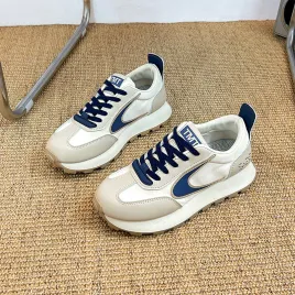 woman sport casual shoes