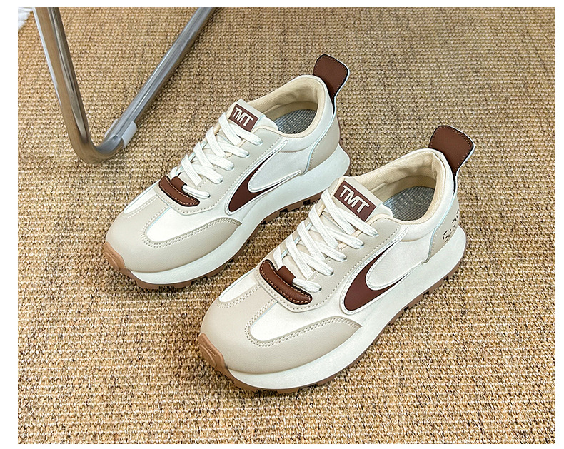 woman sport casual shoes