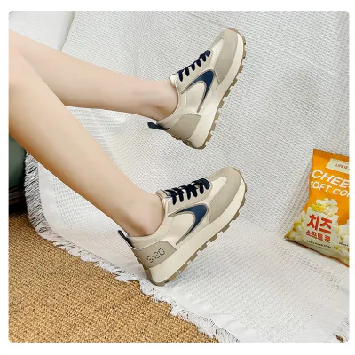 woman sport casual shoes