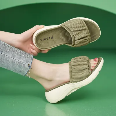 comfortable woman sandal slipper