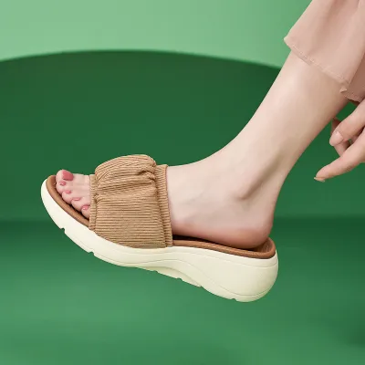 comfortable woman sandal slipper