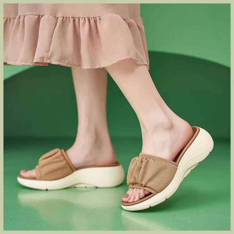 comfortable woman sandal slipper