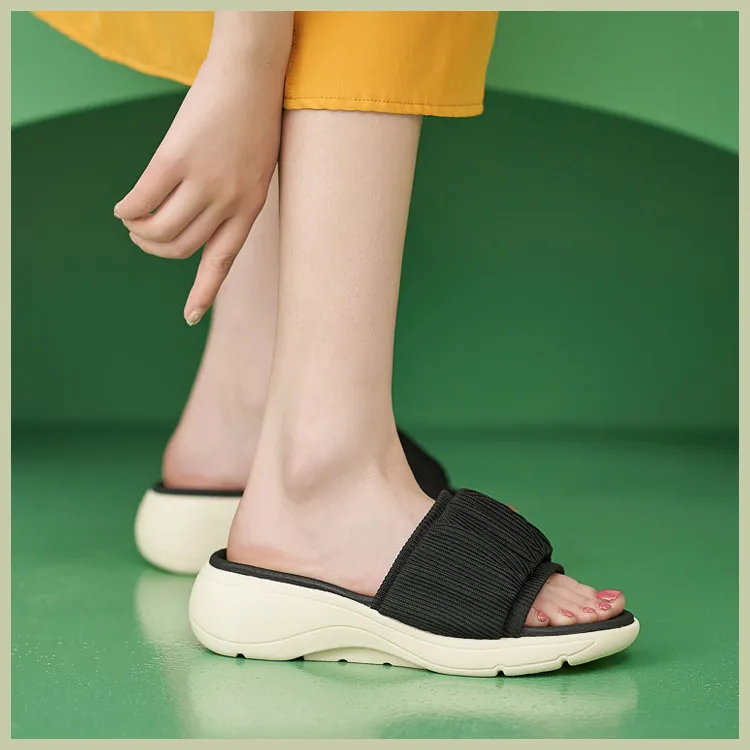 comfortable woman sandal slipper