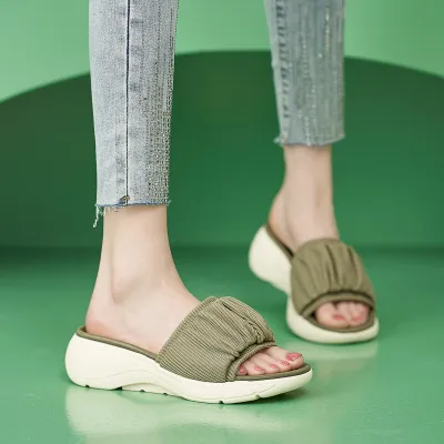 comfortable woman sandal slipper