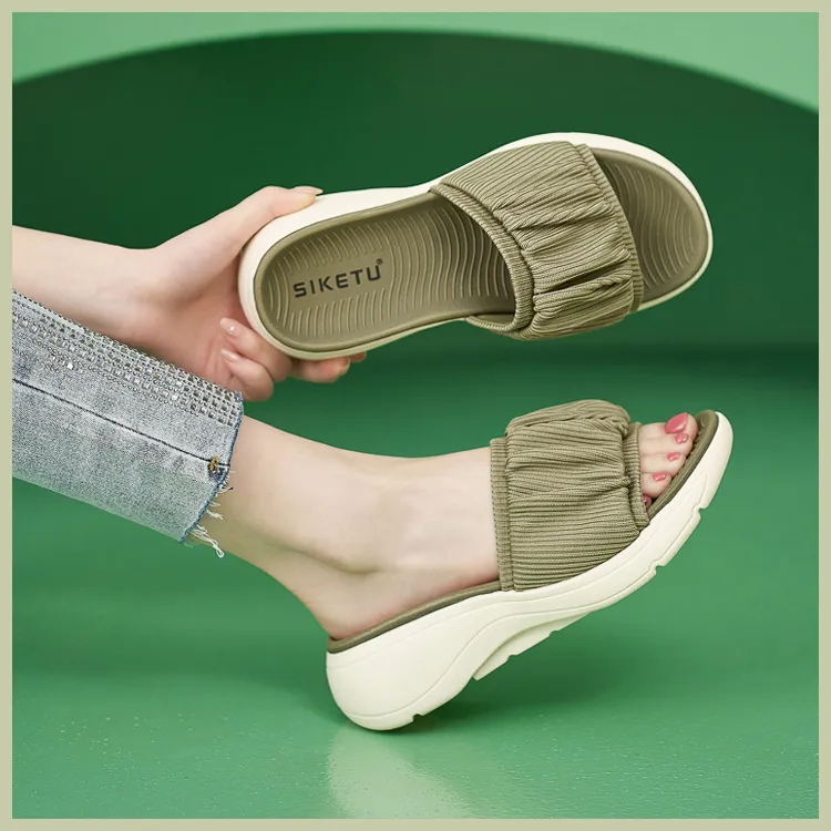 comfortable woman sandal slipper