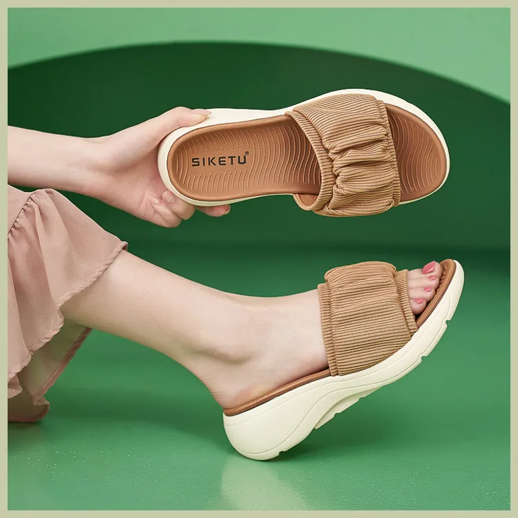 comfortable woman sandal slipper