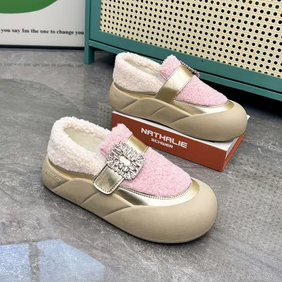 woman winter casual shoes