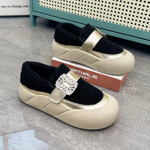 woman winter casual shoes