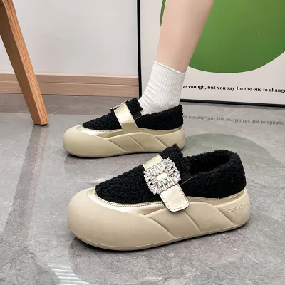 woman winter casual shoes