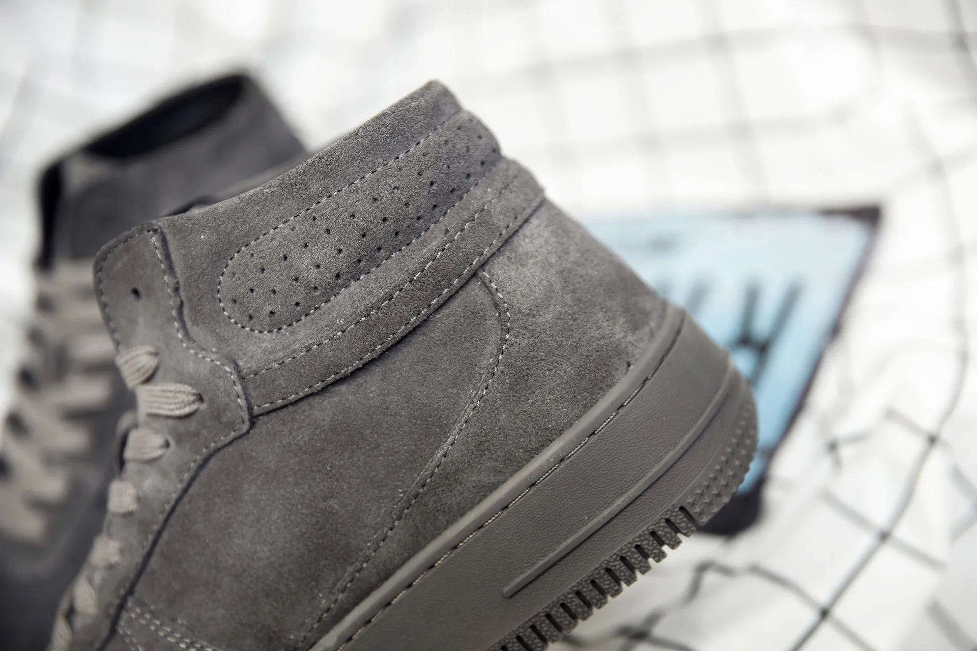 good quality high top man sneaker