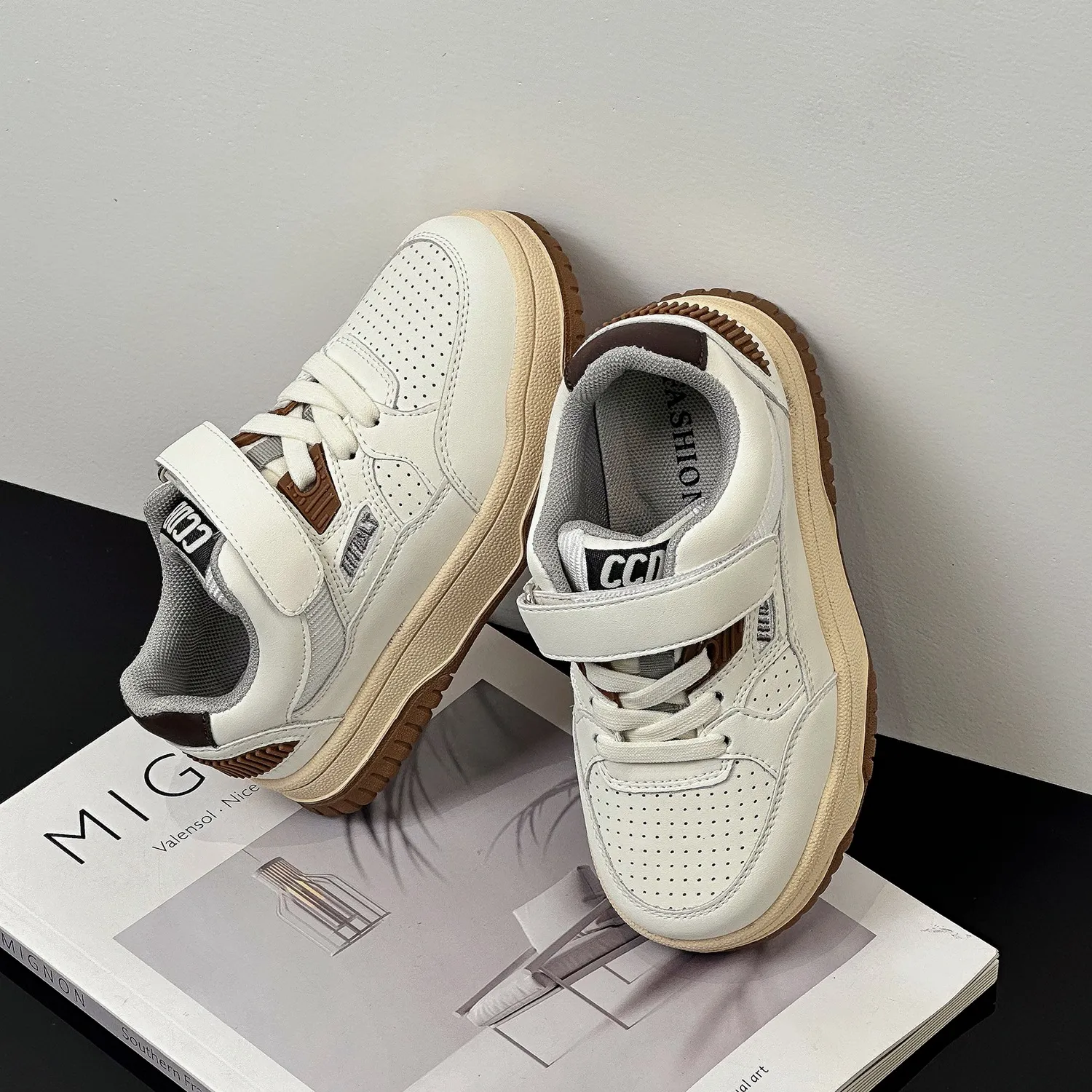 Children good quality sneaker