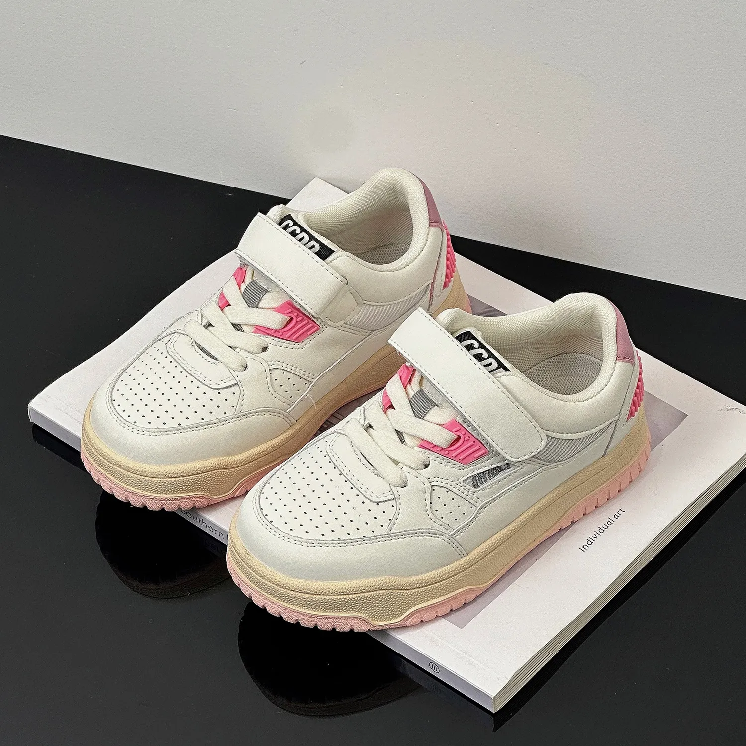 Children good quality sneaker