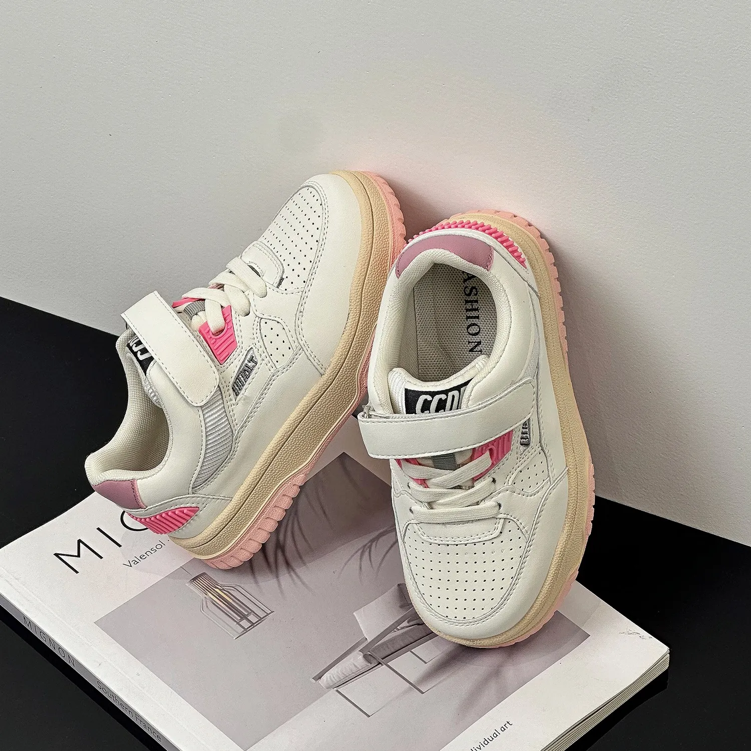 Children good quality sneaker