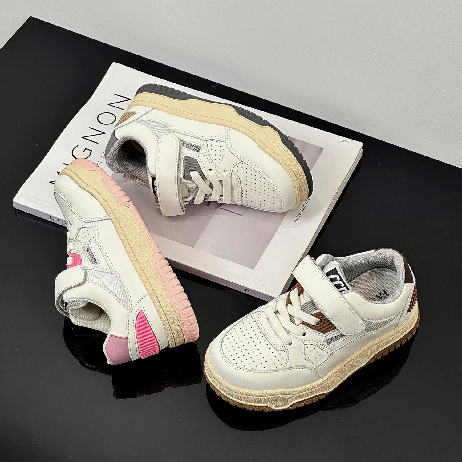 Children good quality sneaker